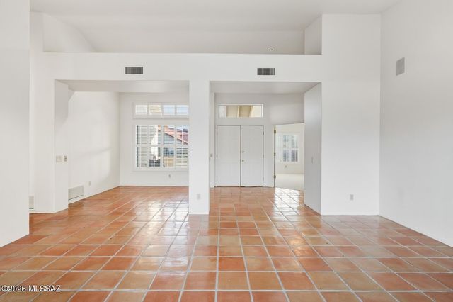 5590 N Waterfield Drive, Tucson, AZ 85750