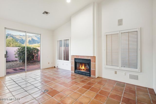 5590 N Waterfield Drive, Tucson, AZ 85750