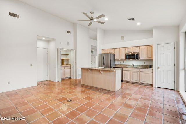 5590 N Waterfield Drive, Tucson, AZ 85750