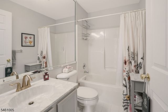 1308 Grandview Ct, Hanover Twp., NJ 07981