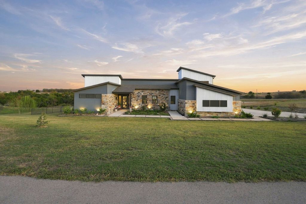 122 Nicholas Way, Decatur, TX 76234 — exterior
