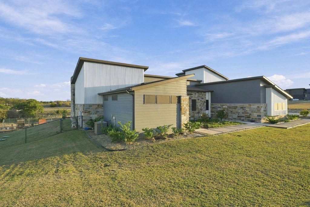 122 Nicholas Way, Decatur, TX 76234 — photo 3