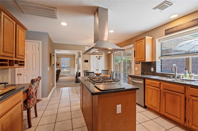 113 Coral Bay Drive, League City, TX 77573