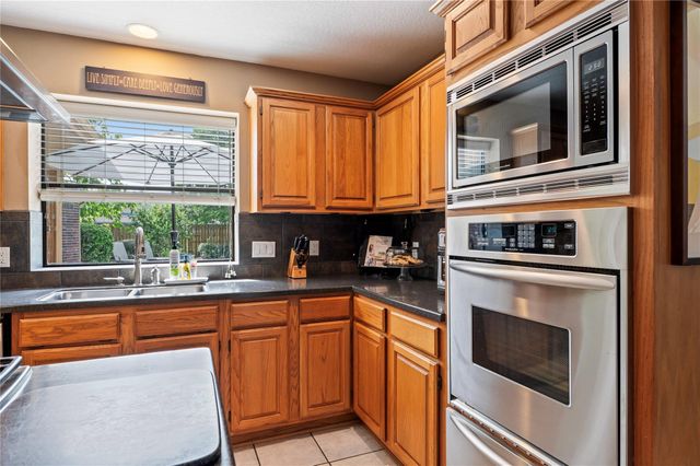 113 Coral Bay Drive, League City, TX 77573