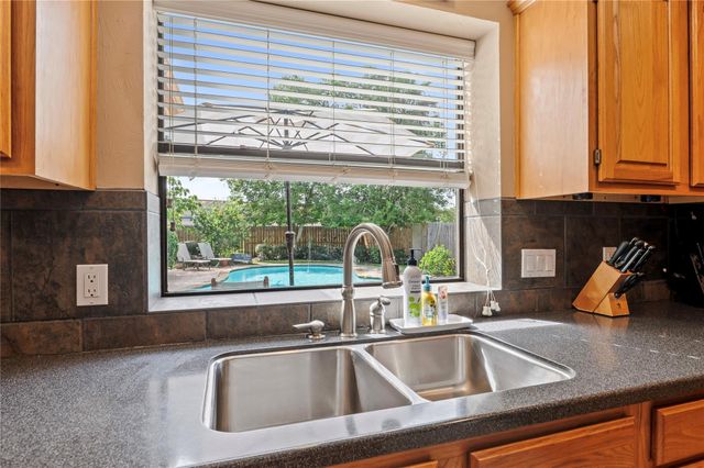 113 Coral Bay Drive, League City, TX 77573
