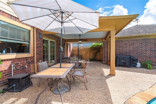 113 Coral Bay Drive, League City, TX 77573