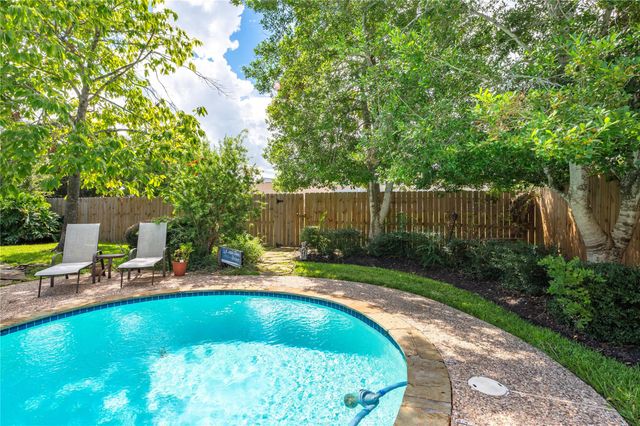 113 Coral Bay Drive, League City, TX 77573
