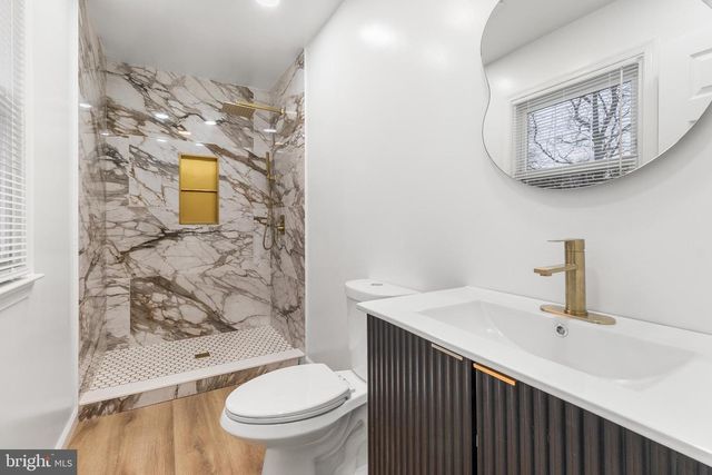 210 W SILVER FOX RD, Newark, DE 19702