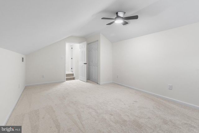 210 W SILVER FOX RD, Newark, DE 19702