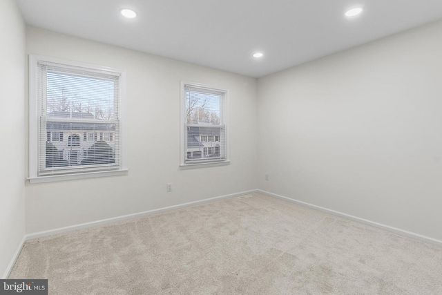 210 W SILVER FOX RD, Newark, DE 19702