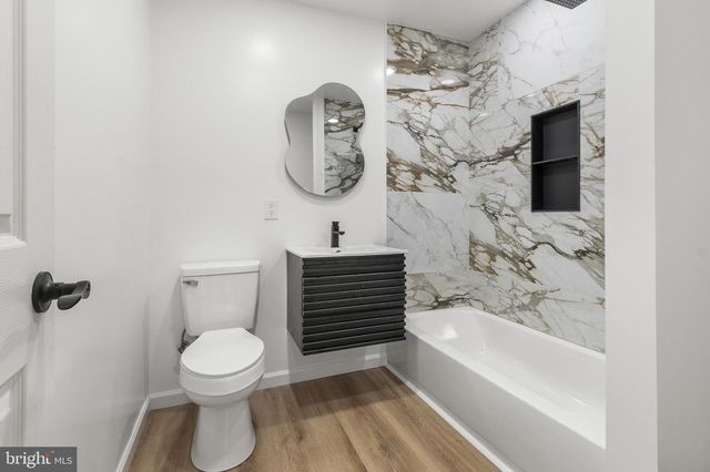 210 W SILVER FOX RD, Newark, DE 19702