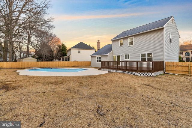 210 W SILVER FOX RD, Newark, DE 19702