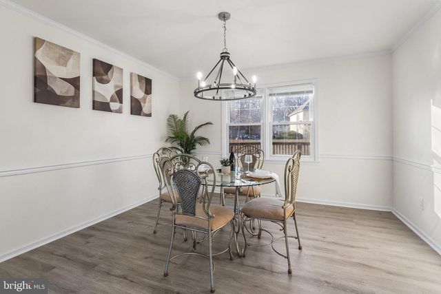 210 W SILVER FOX RD, Newark, DE 19702