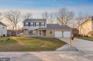 210 W SILVER FOX RD, Newark, DE 19702