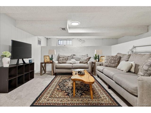 854 S Clarkson St, Denver, CO 80209