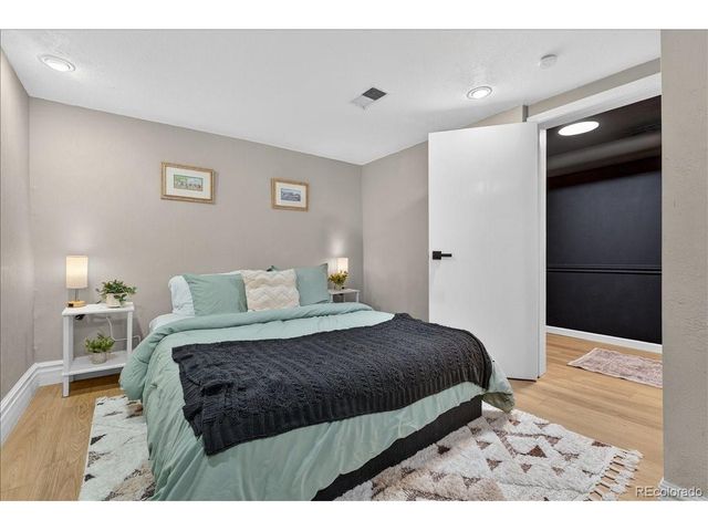 854 S Clarkson St, Denver, CO 80209