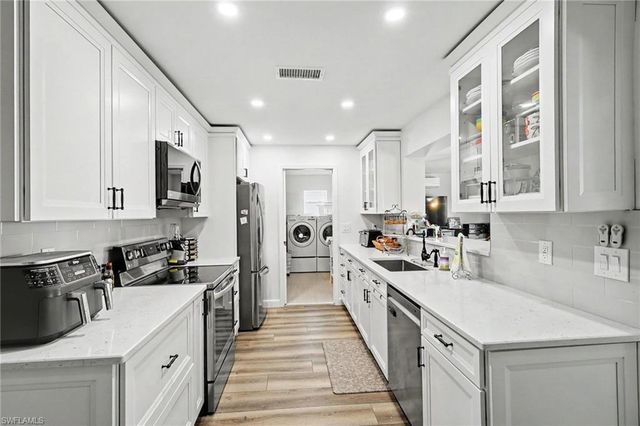 5411 Loyola LN, Fort Myers, FL 33908