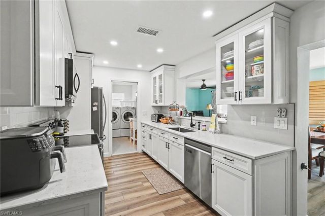 5411 Loyola LN, Fort Myers, FL 33908