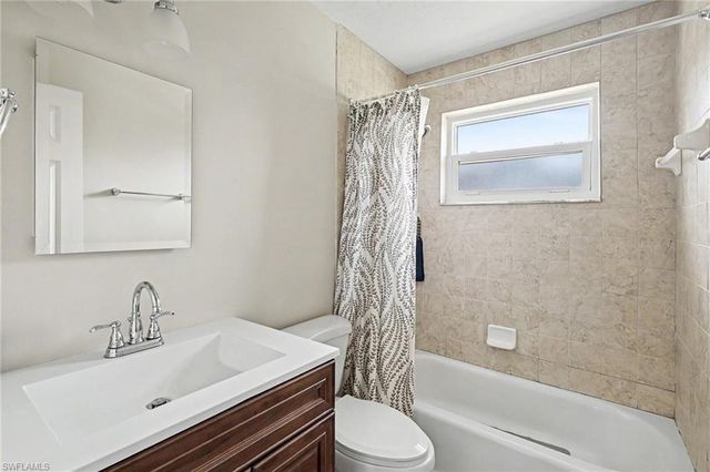 5411 Loyola LN, Fort Myers, FL 33908