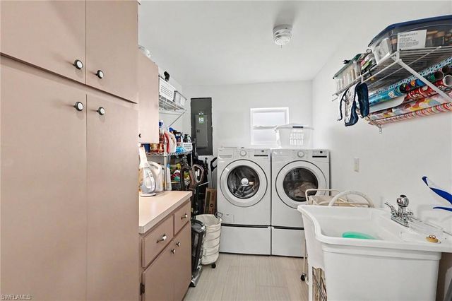 5411 Loyola LN, Fort Myers, FL 33908