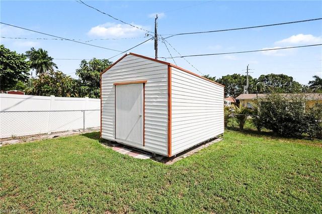 5411 Loyola LN, Fort Myers, FL 33908