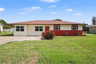 5411 Loyola LN, Fort Myers, FL 33908