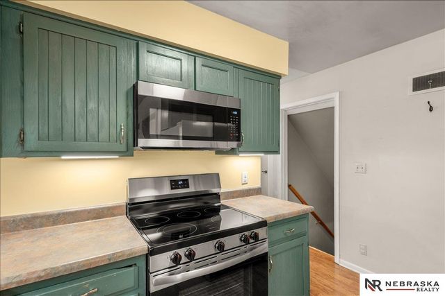 1734 S 41st Street, Lincoln, NE 68506