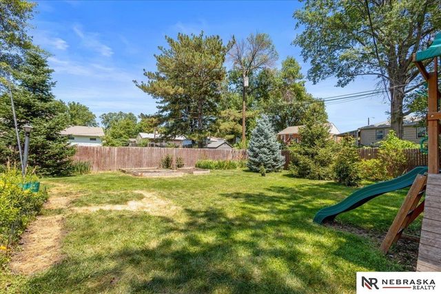 1734 S 41st Street, Lincoln, NE 68506