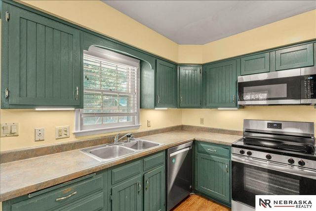 1734 S 41st Street, Lincoln, NE 68506