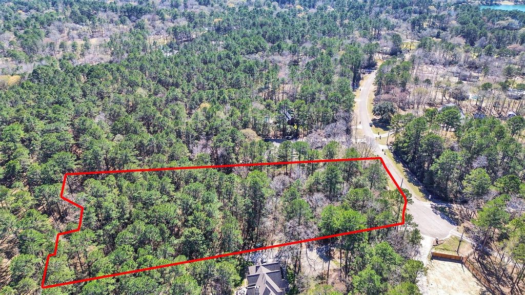 1828 Country Creek Court, Magnolia, TX 77354