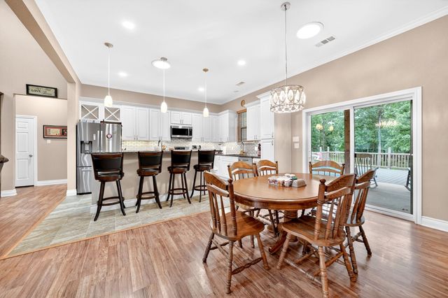 5230 Esquire Estates Road, Mabank, TX 75156