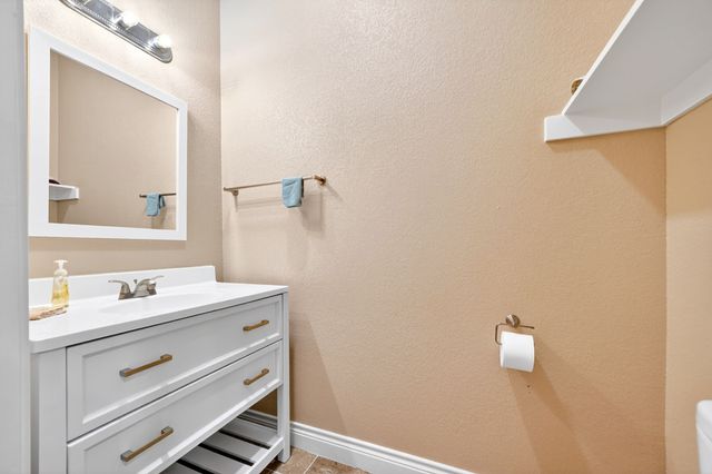 5230 Esquire Estates Road, Mabank, TX 75156
