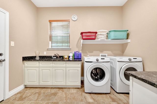 5230 Esquire Estates Road, Mabank, TX 75156