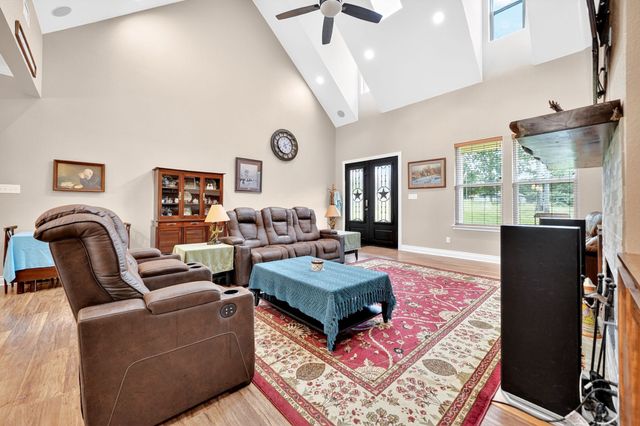 5230 Esquire Estates Road, Mabank, TX 75156
