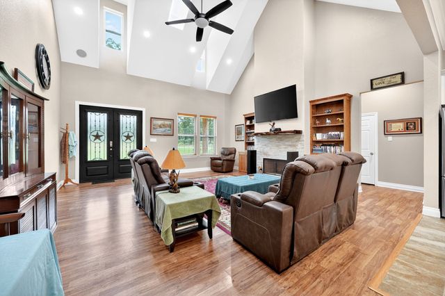 5230 Esquire Estates Road, Mabank, TX 75156