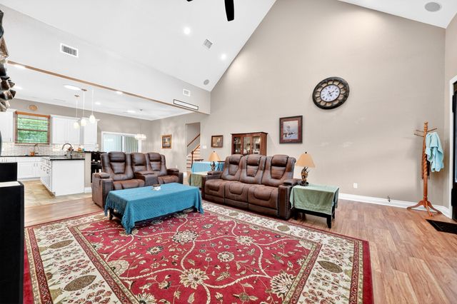 5230 Esquire Estates Road, Mabank, TX 75156