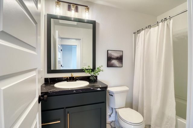 6721 32nd Street S, Fargo, ND 58104