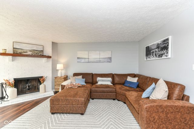 2502 Chaseway Court, Indianapolis, IN 46268