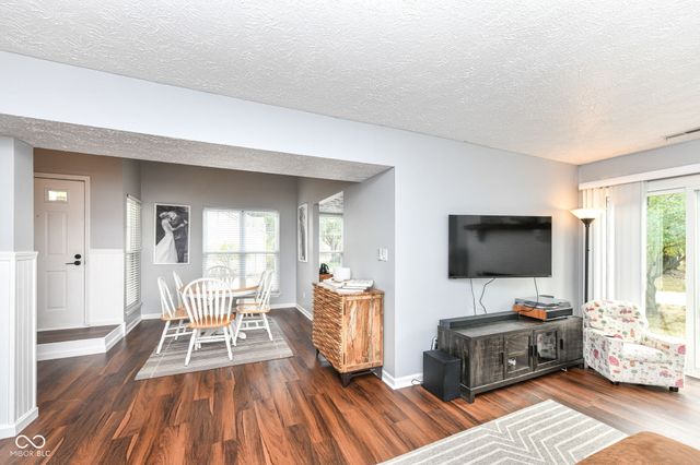 2502 Chaseway Court, Indianapolis, IN 46268