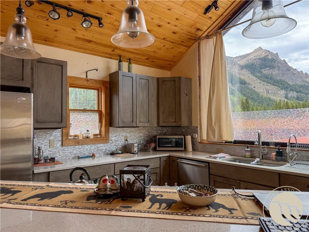 113 Main Street W, Cooke City, MT 59020 photo 28