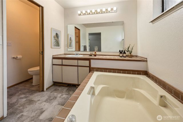 9326 Northwood Drive SE, Olympia, WA 98513