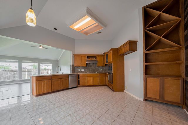 311 N Esplanade Lane, Stafford, TX 77477