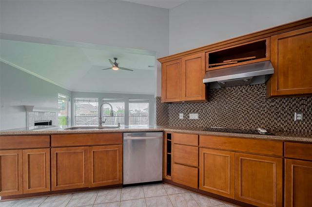 311 N Esplanade Lane, Stafford, TX 77477