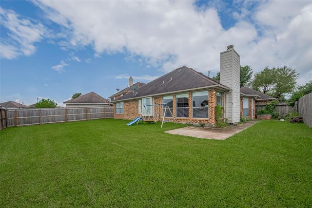 311 N Esplanade Lane, Stafford, TX 77477