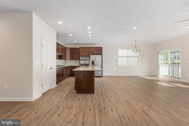 9627 HILLCREST DR, Fredericksburg, VA 22407