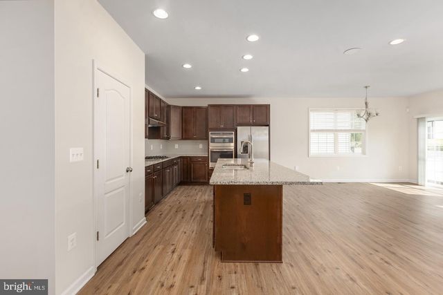 9627 HILLCREST DR, Fredericksburg, VA 22407