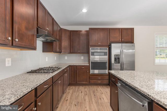 9627 HILLCREST DR, Fredericksburg, VA 22407