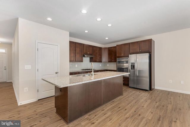 9627 HILLCREST DR, Fredericksburg, VA 22407