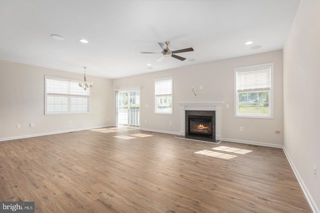 9627 HILLCREST DR, Fredericksburg, VA 22407