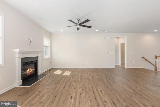 9627 HILLCREST DR, Fredericksburg, VA 22407